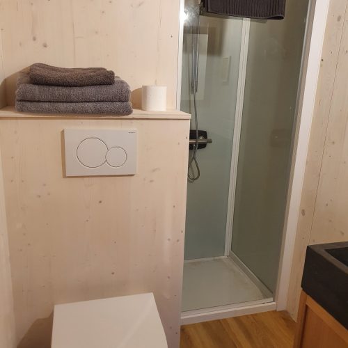 appartement-airbnb-angers-tiny-house-1-atypique-20210721_215659